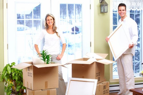 Secure storage units for short-term use in Isleofdogs